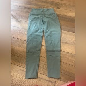 Alo Leggings - Airlift